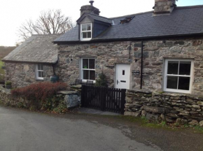 Garth Engan Private Self Contained B&B with Garden Area